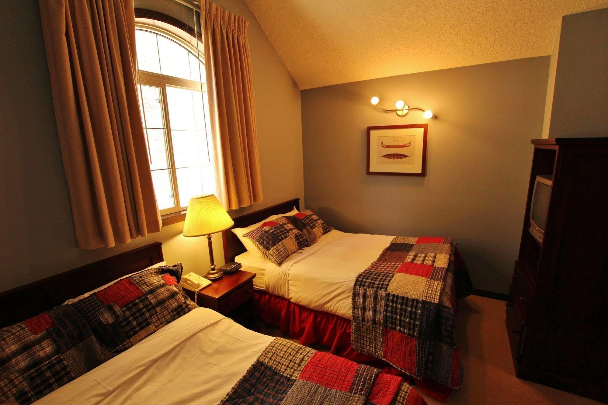 Chalet Mystic Springs & Hot Pools *